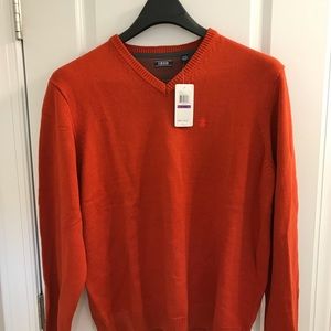 NWT IZOD V neck. Beautiful burnt orange